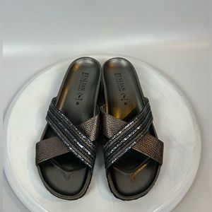 Italian shoemakers sandals. Size 9. Metallic crisscross. NWT.